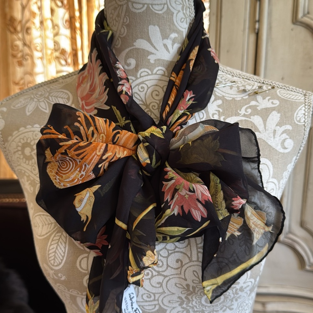 SALVATORE FERRAGAMO PURE SILK CHRISTHANTHREMUM SCARF ORIGINAL NEW WITH TAG & BOX